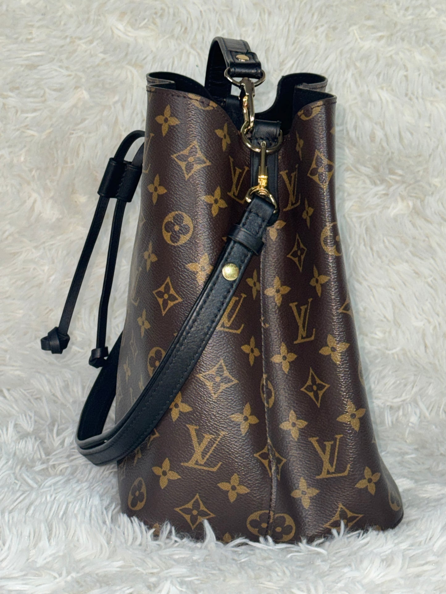 Louis Vuitton Monogram Black Neonoe MM