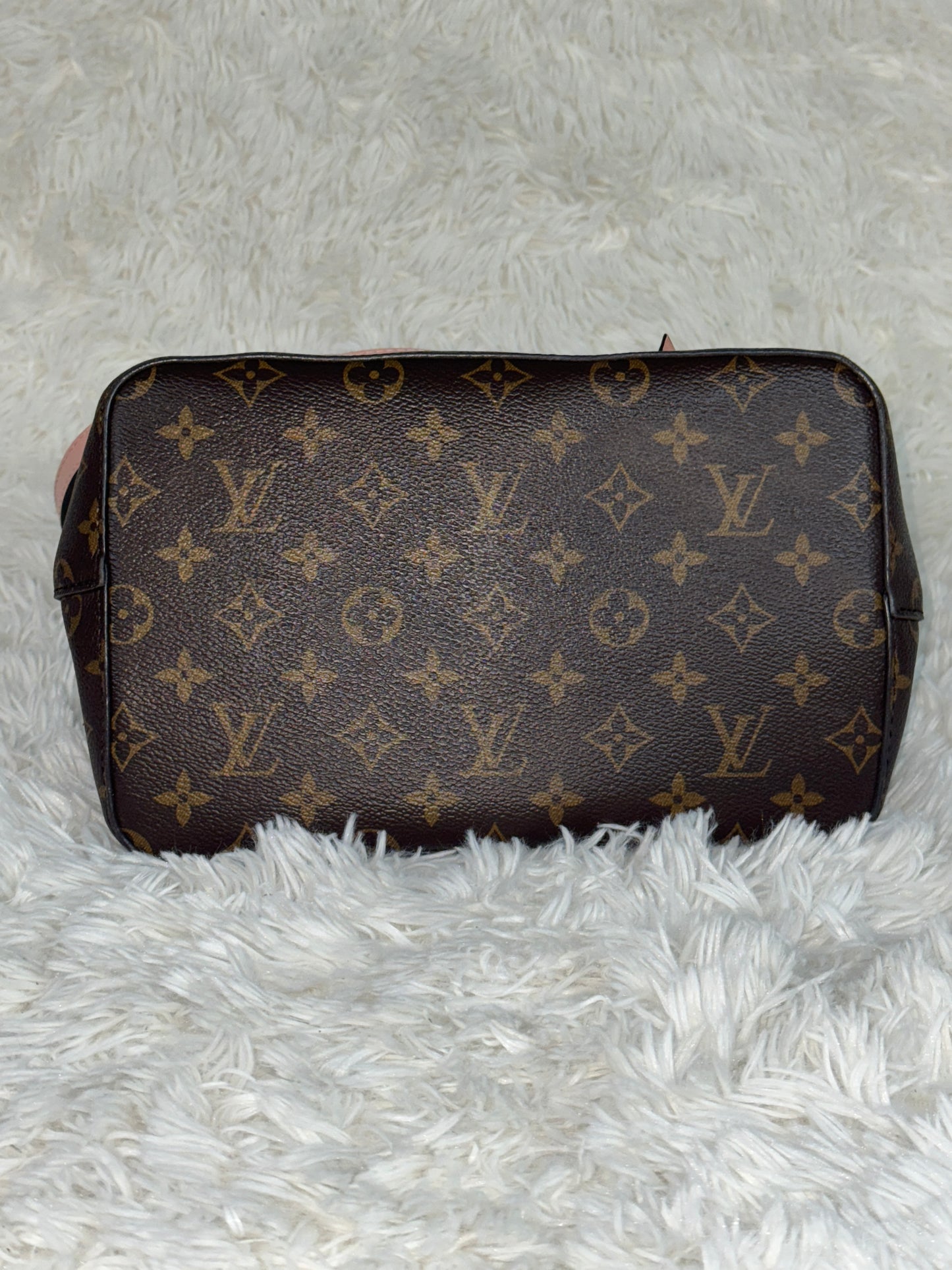 Louis Vuitton Monogram Canvas MM Neonoe Rose Poudre