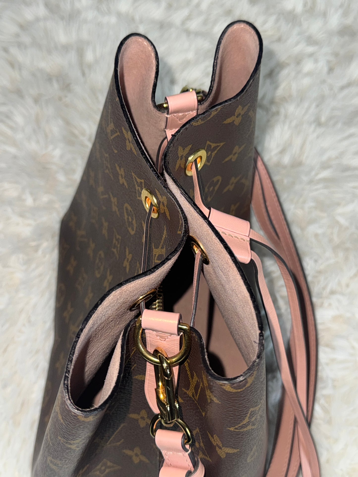 Louis Vuitton Monogram Canvas MM Neonoe Rose Poudre